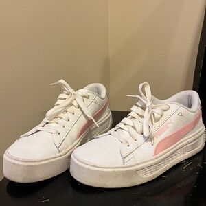 PUMA Women's Smash Platform V3 Sneaker